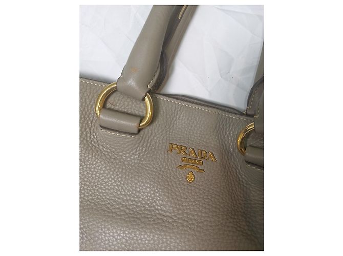 Prada Umhängetasche aus Leder Grau - Ansicht 5