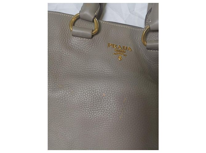 Prada Umhängetasche aus Leder Grau - Ansicht 6