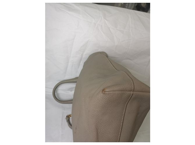 Prada Umhängetasche aus Leder Grau - Ansicht 9