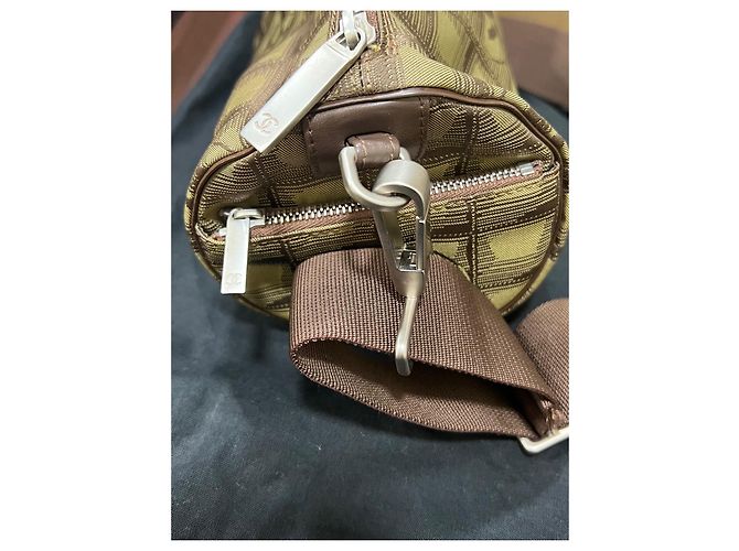 Borsa Chanel modello Croisière in perfette condizioni Marrone Cachi - vista 4