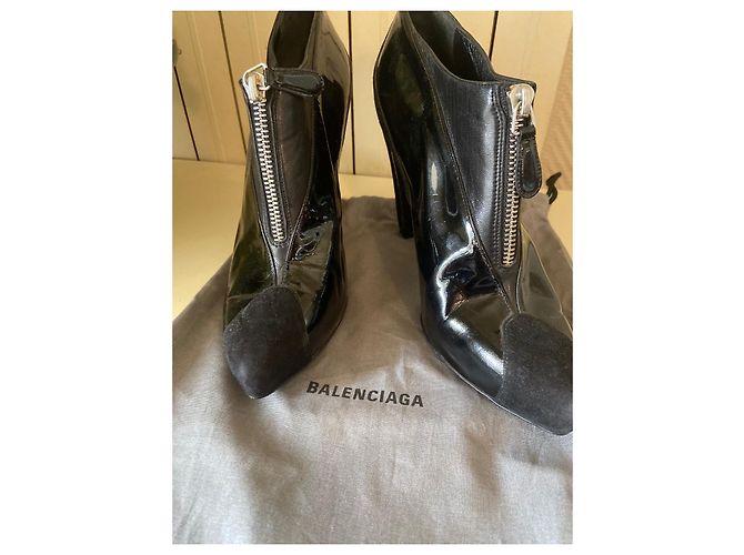 Stivaletti Balenciaga in pelle e vernice nera Nero - vista 15
