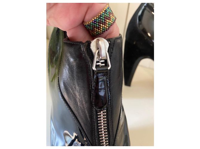 Stivaletti Balenciaga in pelle e vernice nera Nero - vista 4