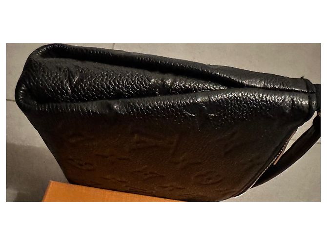 Pallas Louis Vuitton Uniform Nero - vista 4