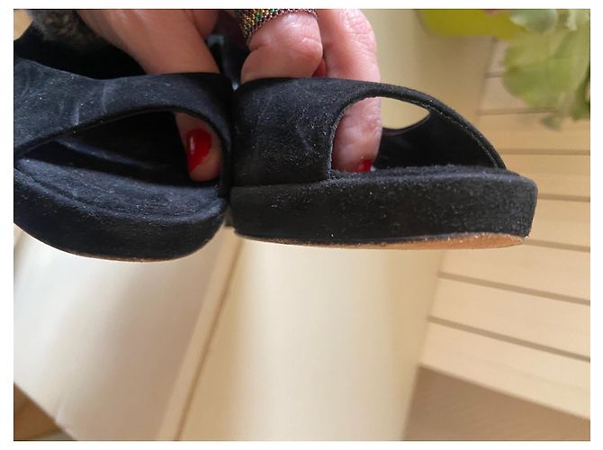 Pierre Hardy Pumps aus schwarzem Wildleder mit offener Spitze - Ansicht 14