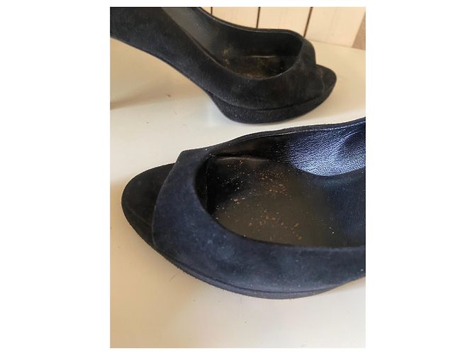 Pierre Hardy Pumps aus schwarzem Wildleder mit offener Spitze - Ansicht 5