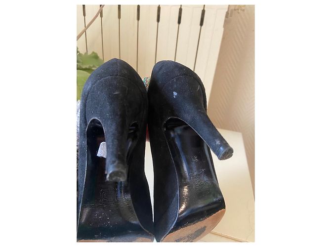 Pierre Hardy Pumps aus schwarzem Wildleder mit offener Spitze - Ansicht 7