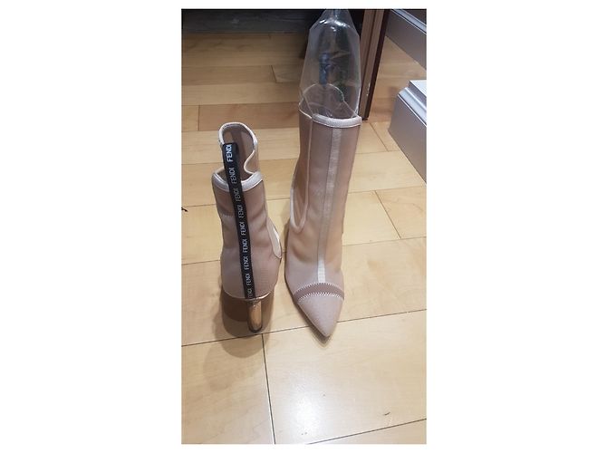 Botines Fendi Saturday Beige - vista 2