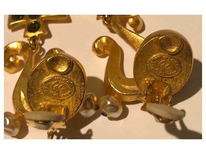 Orecchini a clip Christian Lacroix Oro Cristalli Verdi Perle Smalto Gold hardware - vista 12