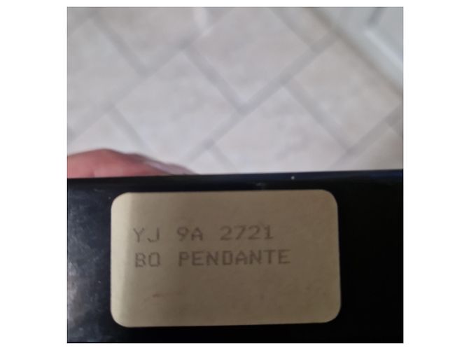 Orecchini pendenti Yves Saint Laurent dorati in metallo D'oro - vista 3