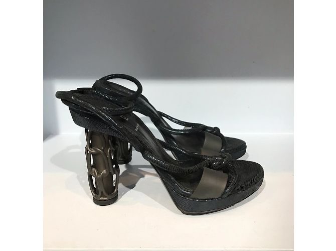 Sandali FENDI T.EU 37.5 Pelle Blu - vista 2