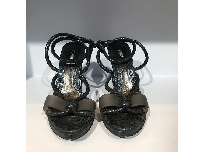 Sandali FENDI T.EU 37.5 Pelle Blu - vista 3