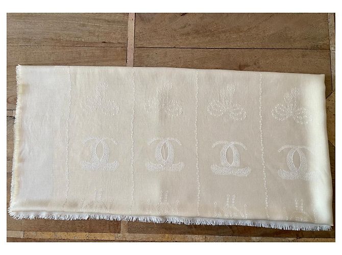 scialle dorato oversize quadrato Monogram Cartier Panthère Ivory Bianco sporco - vista 4