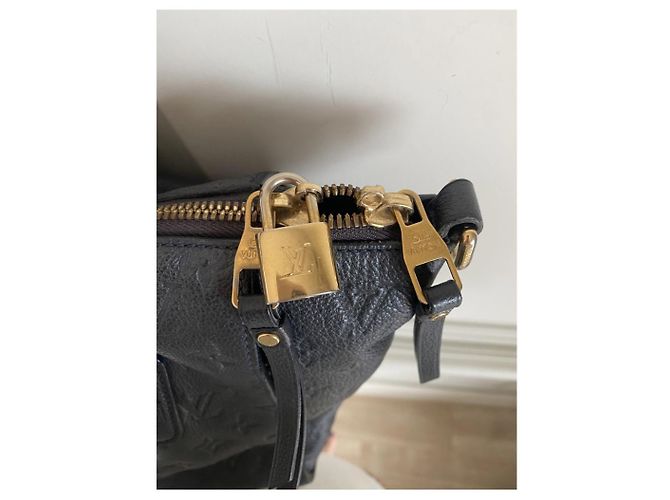 Borsa Lumineuse Louis Vuitton Blu navy - vista 6