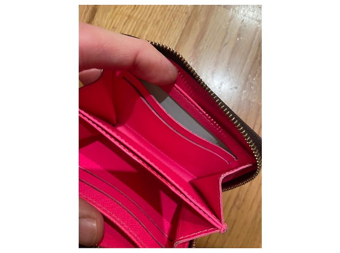 Louis Vuitton Graffiti scattanti con monete LV Fuschia - vista 7