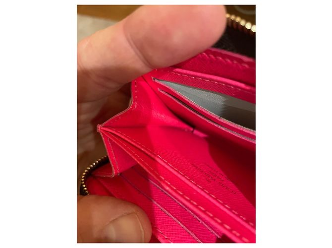 Louis Vuitton Graffiti scattanti con monete LV Fuschia - vista 9