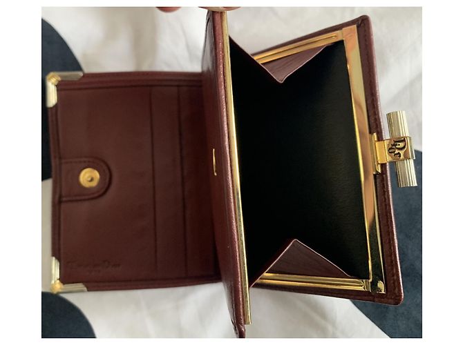 Cartera Christian Dior de cuero burdeos y metal dorado - vista 11
