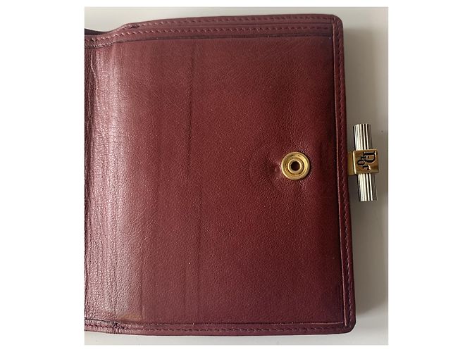 Cartera Christian Dior de cuero burdeos y metal dorado - vista 14