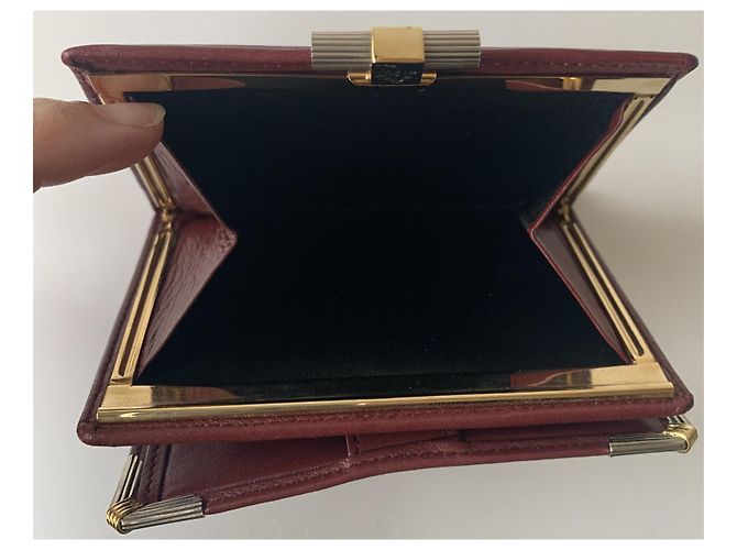 Cartera Christian Dior de cuero burdeos y metal dorado - vista 4