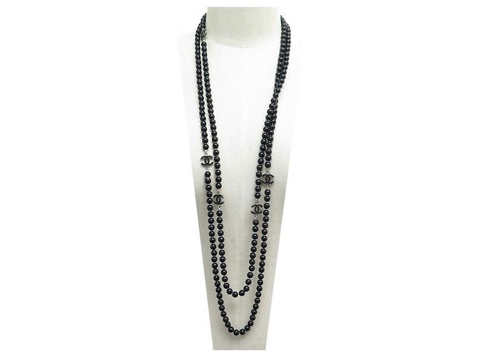 COLLANA CHANEL PERLE NERE E COLLANA CON LOGO CC IN ARGENTO 200 collana di perle Nero - vista 2