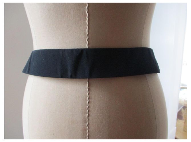 Cinturón Carven de seda negro con hebilla dorada - vista 3