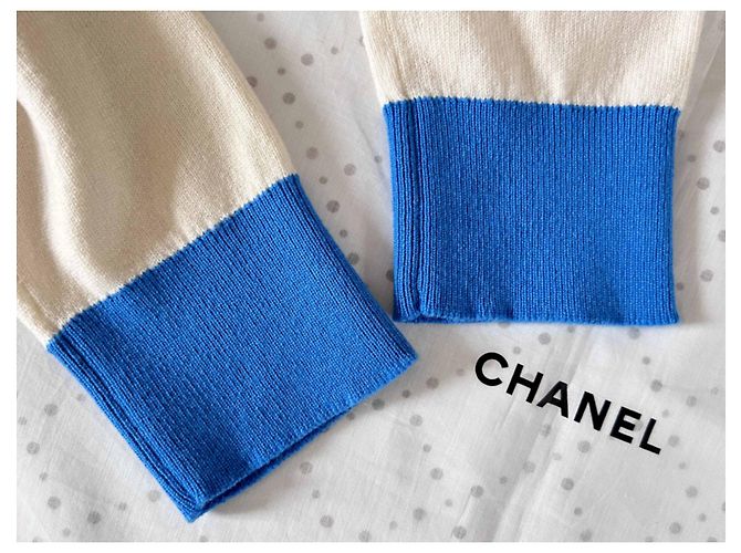 Chanel Weste aus blauem Kaschmir - Ansicht 3