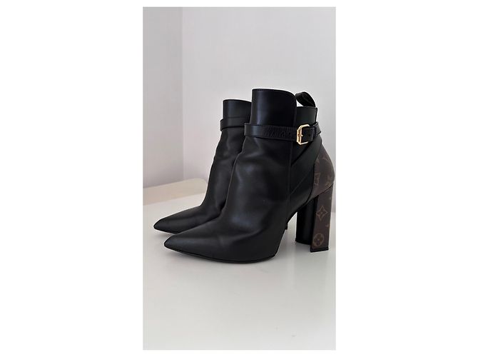 Matchmake Ankle booties Louis Vuitton Black - view 10