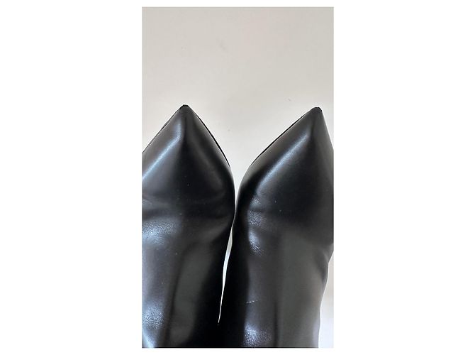 Matchmake Ankle booties Louis Vuitton Black - view 6