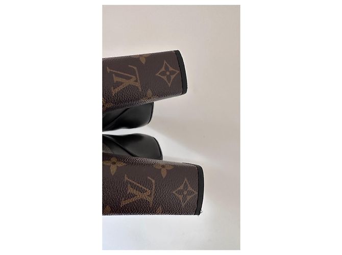 Matchmake Ankle booties Louis Vuitton Black - view 9