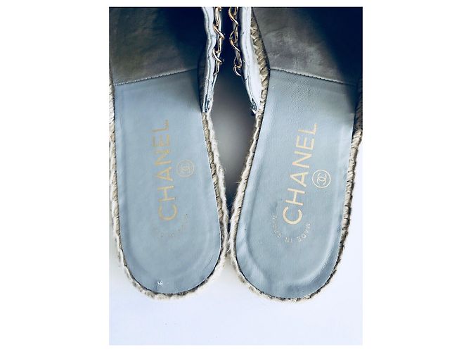 Mule Chanel in pelle blu con catena CC dorata - view 13