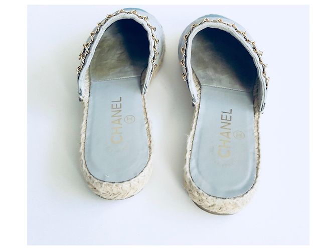 Mule Chanel in pelle blu con catena CC dorata - view 15