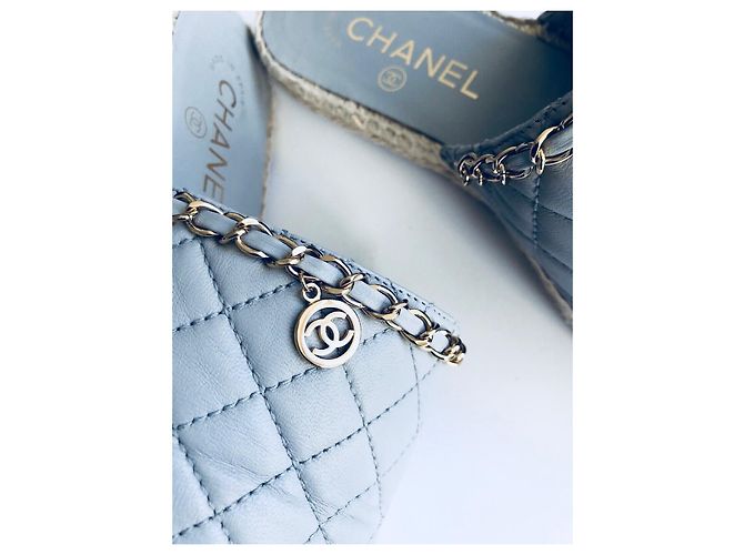 Mule Chanel in pelle blu con catena CC dorata - view 20