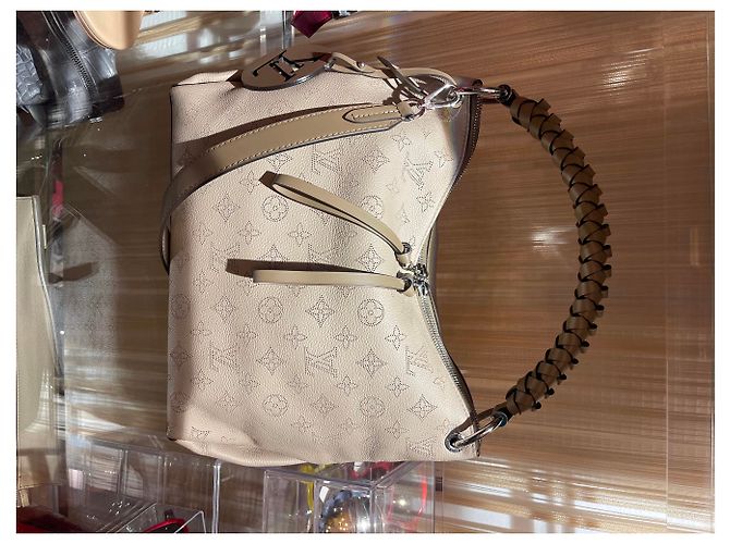 Louis Vuitton M56084 Hobo BeabourgMM Taupe - vista 7