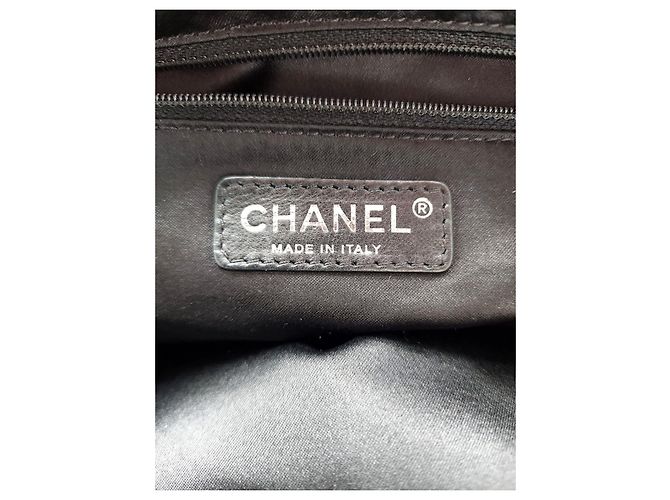 Bowling Ultra Rare Chanel Iridescent Metallic Silver Python Bowler Chain Boston Bag Silvery - view 17