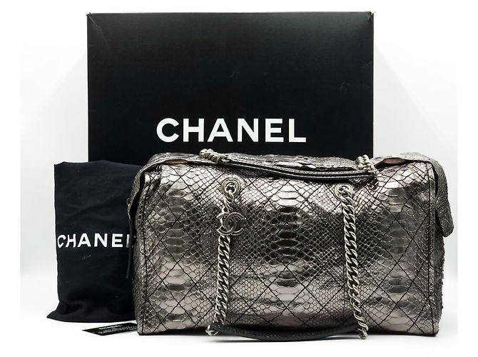 Bowling Ultra Rare Chanel Iridescent Metallic Silver Python Bowler Chain Boston Bag Silvery - view 4