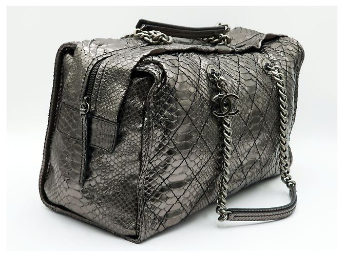 Bowling Ultra Rare Chanel Iridescent Metallic Silver Python Bowler Chain Boston Bag Silvery - view 7