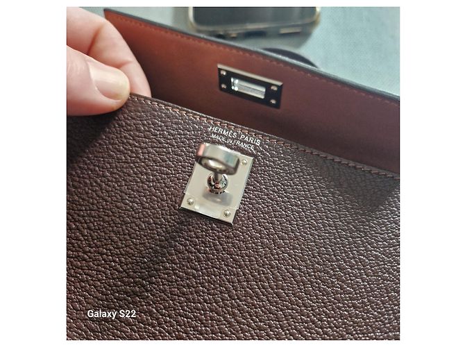 Borsa a mano Hermès Kelly Mini II in pelle marrone - vista 2