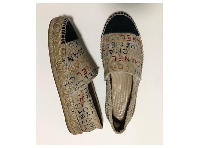 Espadrillas Chanel logo graffiti multicolore - vista 3