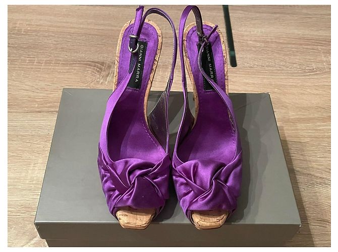 Sandali viola GIANNI MARRA, tacco e plateau in sughero n. 37.5 - vista 11