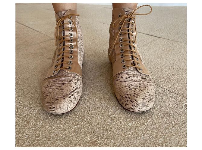 Chanel-Lederstiefeletten aus Camelia-Spitze und Nude-Beige oder heller Terrakotta-Seide T. 38 - Ansicht 20