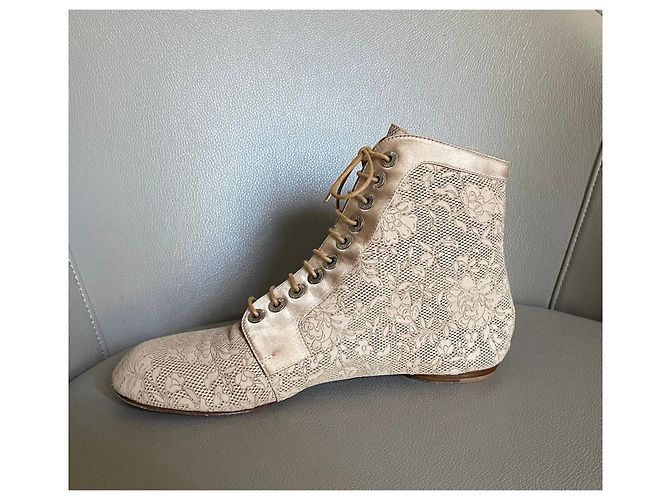 Chanel-Lederstiefeletten aus Camelia-Spitze und Nude-Beige oder heller Terrakotta-Seide T. 38 - Ansicht 3