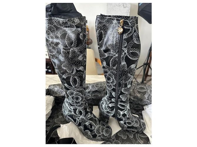 Botas altas Chanel Camellia Print de cuero negro EU37 - vista 6