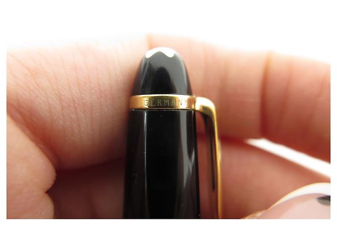 PENNA MB MONTBLANC MEISTERSTUCK ROLLER CLASSIC IN RESINA ORO132457 Penna Nero - vista 3