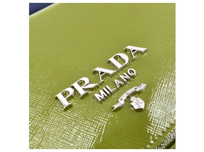 Borsa a tracolla Prada Pattina Saffiano Vernic verde in pelle - vista 7