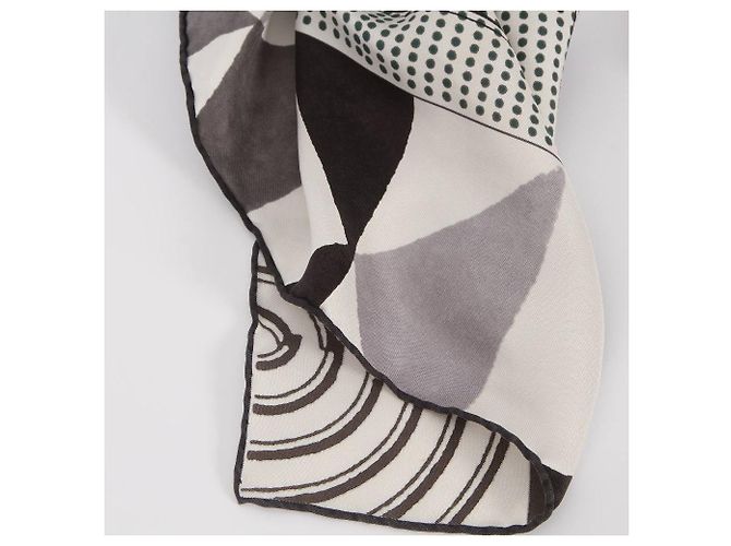 Carré Hermès caballos Negro Blanco Roja Gris - vista 4