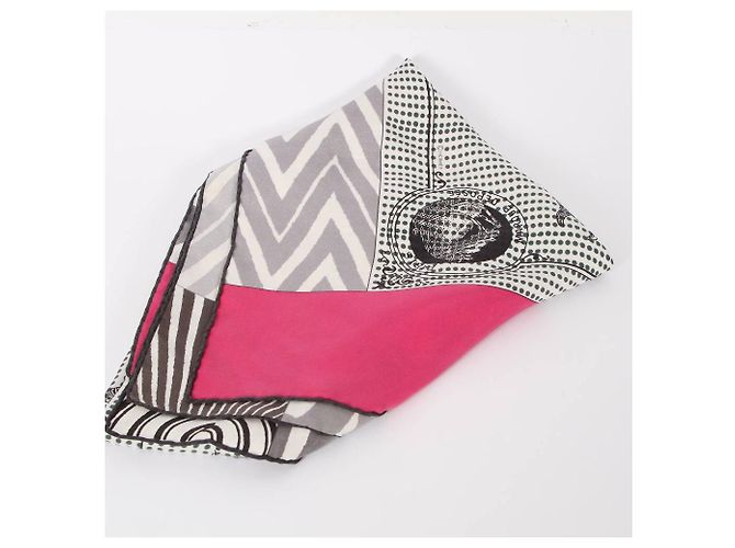 Carré Hermès caballos Negro Blanco Roja Gris - vista 5