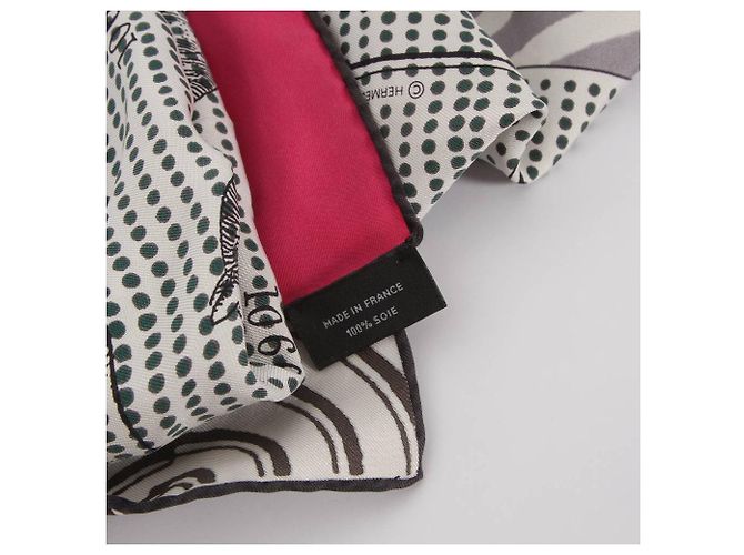 Carré Hermès caballos Negro Blanco Roja Gris - vista 6