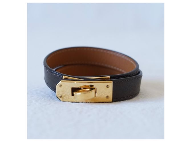 Kelly Double Tour Hermès Hermes Kelly forrado pulseira de turnê Marrom Caqui - vista 10
