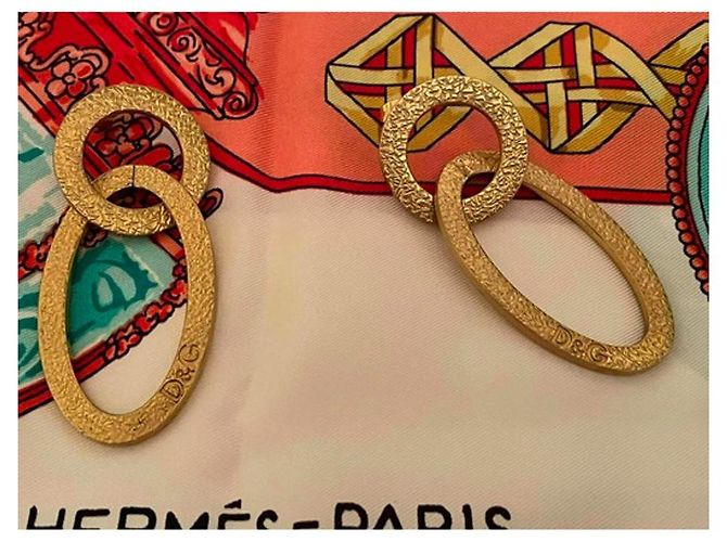 Orecchini dorato DOLCE & GABBANA con cerchio allungato e logo - vista 5