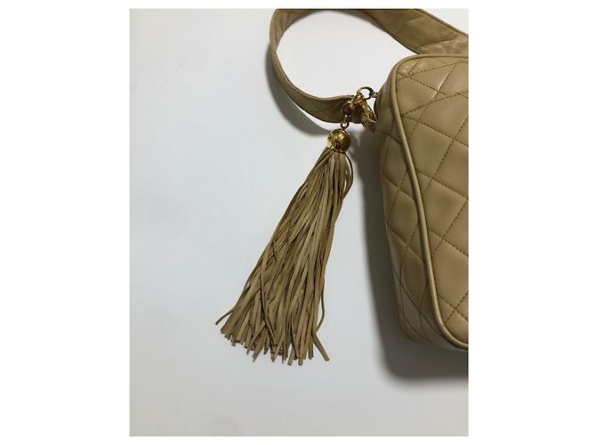 Chanel Bolsa Camera em Couro de Cordeiro Creme Cru - vista 10