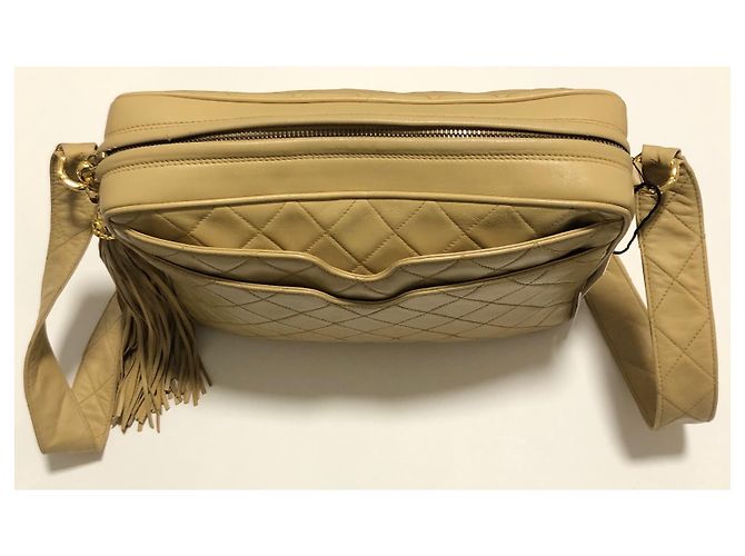 Chanel Bolsa Camera em Couro de Cordeiro Creme Cru - vista 11
